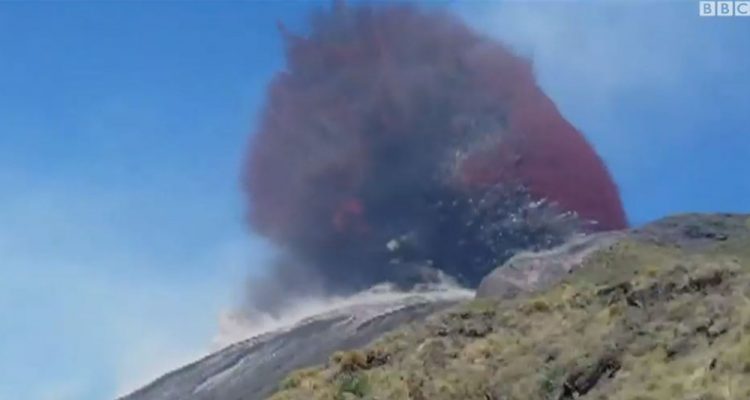 Brasileiro registrou erupção de vulcão na Itália — Foto: Thiago Takeuti /BBC.