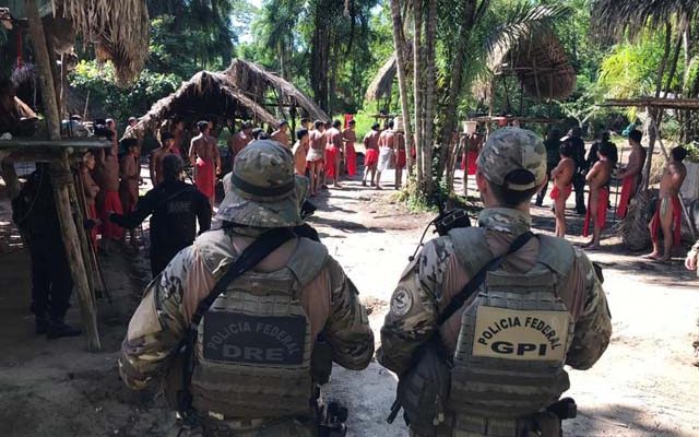Polícia Federal enviou equipes para investigar morte de líder indígena e possível invasão de reserva no Amapá — Foto: PF/Divulgação.