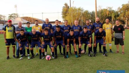 Campeonato reúne atletas veteranos acima de 34 anos. ATC começa bem defendendo o título. Fotos: MANOEL MESSIAS/Mil Noticias