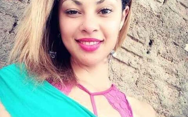 Aline Regina Silva de Oliveira. de 26 anos, apresentava sinais de estrangulamento — Foto: Facebook/Reprodução.