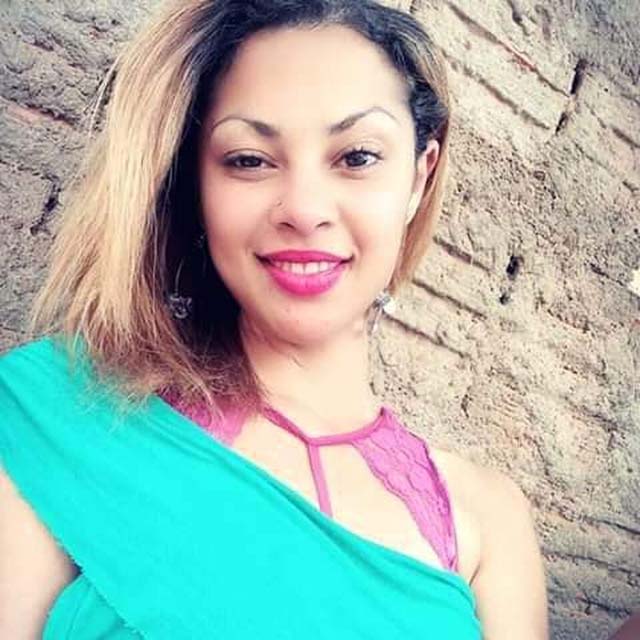 Aline Regina Silva de Oliveira. de 26 anos, apresentava sinais de estrangulamento — Foto: Facebook/Reprodução.