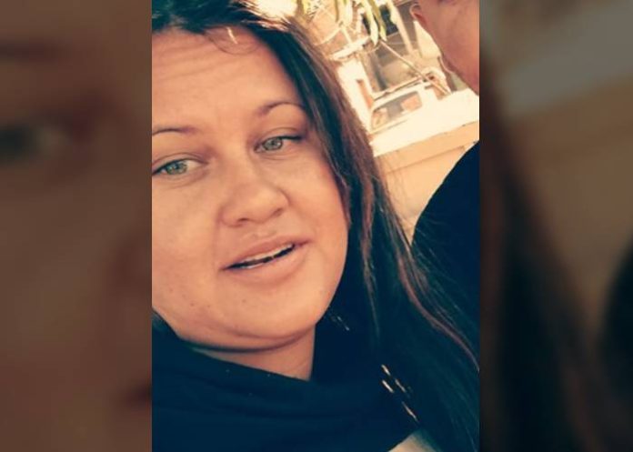 Angélica Mendes Teodoro, de 27 anos, foi atingida por três tiros, e morreu a caminho do hospital. Foto: Facebook/Reprodução