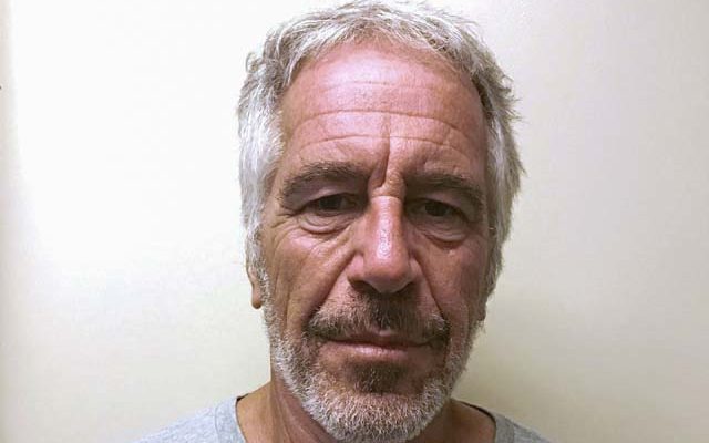 Jeffrey Epstein, preso por crimes sexuais, em fotografia tirada pela divisão criminal de Justiça de Nova York — Foto: New York State Division of Criminal Justice Services/Handout/File Photo via REUTERS.