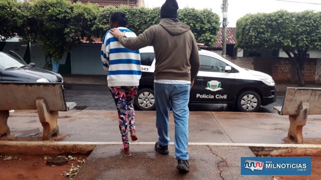 Acusada foi encaminhada por um policial civil ao fórum local para participar de audiência de custódia. Vai responder ao processo em liberdade. Foto: MANOEL MESSIAS/Agência