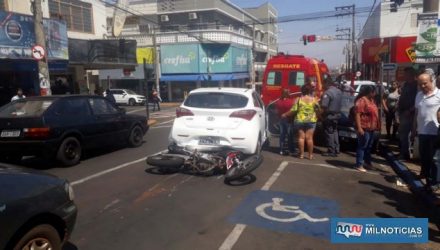 Triplo acidente aconteceu no semáforo existente no cruzamento da rua Paes leme com Av. Barão do Rio Branco, centro. FOTO: MANOEL MESSIAS/Agência