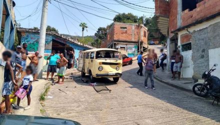 Acidente com van, kombi e carro deixou feridos no Andaraí — Foto: Reprodução/Redes Sociais.