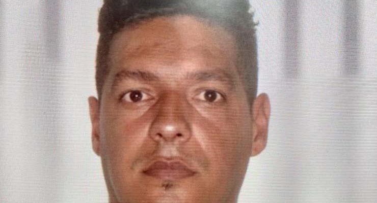 O motorista de aplicativo Elvis Souza Leite foi enforcado durante um assalto e morreu, em Itaquaquecetuba — Foto: Reprodução/TV Diário.