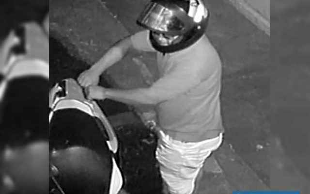 Imagens de câmeras de segurança flagraram a ação criminosa do acusado quando ele furtou duas borrachas de proteção da rabeta da moto. Foto: DIVULGAÇÃO