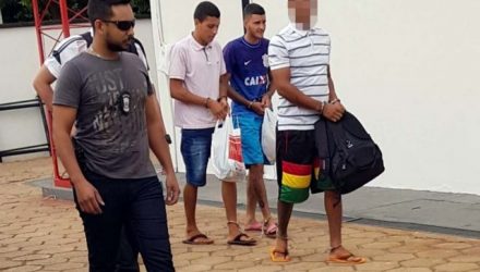 "Espeto" (a esq.), foi condenado a 39 anos de prisão e "Manchinha" a 29 anos, tendo a mesma condenação para Cuevas. Foto: MANOEL MESSIAS/Agência