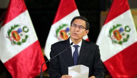 Presidente do Peru, Martín Vizcarra, anuncia fechamento do Congresso e convocação de novas eleições — Foto: Peruvian Presidency/Handout via Reuters