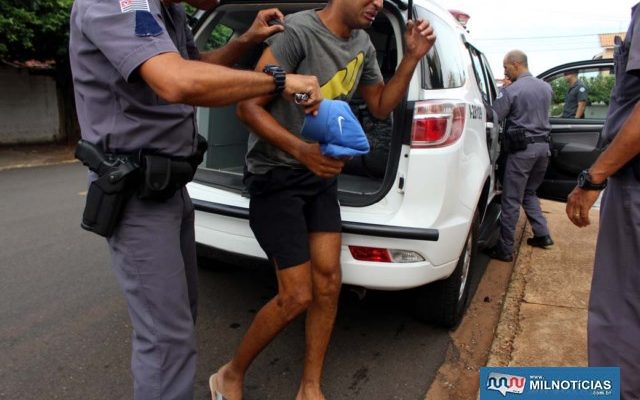 Acusado foi preso pela PM após roubar a Casa de Carnes Frivale. Foto: MANOEL MESSIAS/Mil Noticias