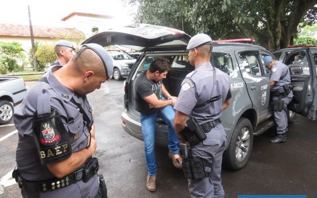 Homem que dirigia o veículo foi preso pela PM em um quarto de hotel de Ouro Verde junto com a esposa e um filho de 10 meses. Foto: Jorge Zanoni