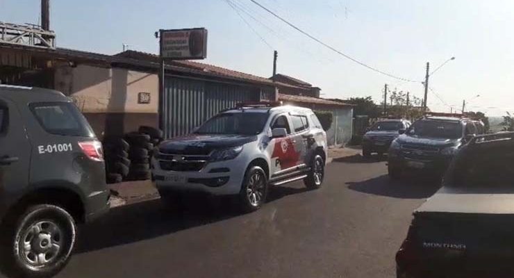 De acordo com o Baep, policiais foram recebidos com tiros pelo suspeito em Campinas (SP) — Foto: Luciano Claudino/Código19.