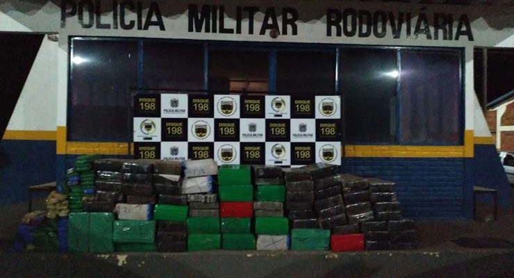 A 1,4 tonelada de maconha apreendida pela PMR nesta sexta-feira na MS-156, em Dourados — Foto: PMR/Divulgação.