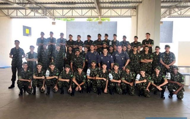 Atiradores conheceram as diversas modalidades do policiamento exercidas na cidade de Andradina e região. Fotos: DIVULGAÇÃO/PM