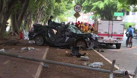 Acidente de carro na Avenida Faria Lima deixou um homem morto na madrugada desta sexta-feira (29) — Foto: Reprodução/TV Globo.