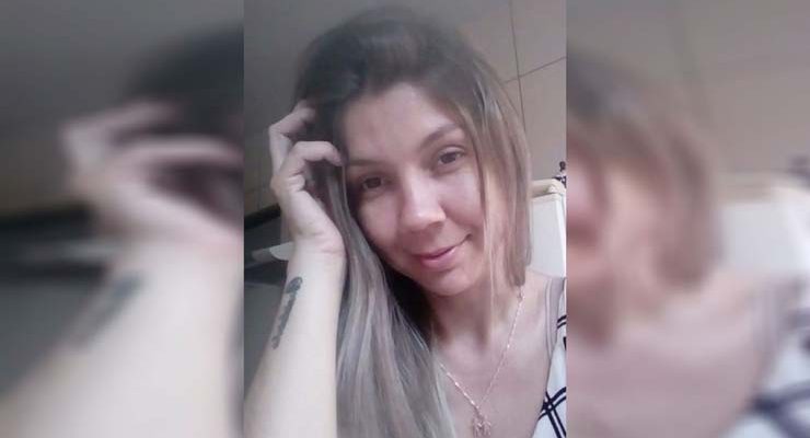 Mulher foi assassinada a tiros na frente da Santa Casa de Bariri — Foto: Facebook/Reprodução.