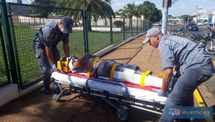 Operário sofreu fratura da tíbia da perna direita, além de escoriações pelo corpo. Foto: MANOEL MESSIAS/Agência