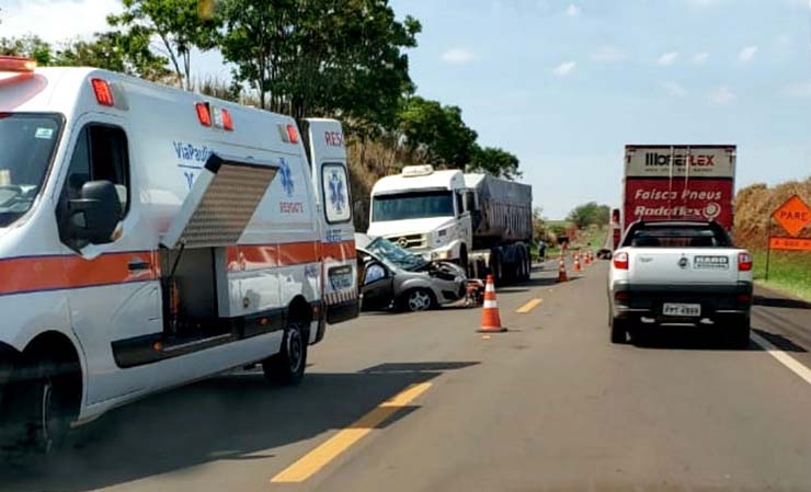Batida aconteceu no km 182 da rodovia Deputado João Lázaro de Almeida Prado, em São Manuel — Foto: Arquivo pessoal.