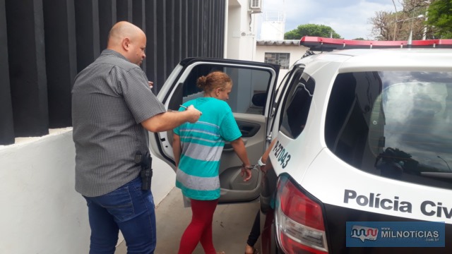 Raiane Clementino de Carvalho, de 19 anos, residente na cidade de Urupês, foi presa e indiciada por tráfico, mas ganhou a liberdade no dia seguinte. Foto: MANOEL MESSIAS/Agência