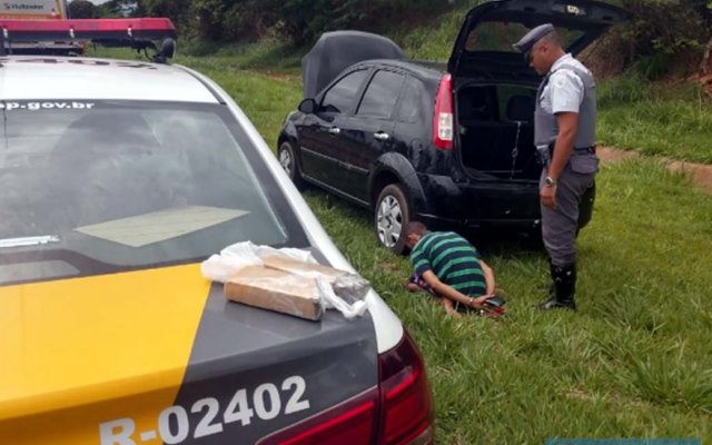 Abordagem aconteceu no KM 633 da rodovia Marechal Rondon, a 2 Km da base da Polícia rodoviária, em Andradina. Foto: DIVULGAÇÃO