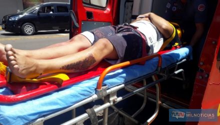 Jovem sofreu escoriações e contusões leves pelo corpo. Ele apresentava outras escoriações graves nas pernas, furto de acidente anterior. Foto: MANOEL MESSIAS/Agência