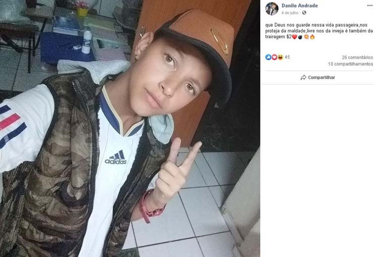 Adolescente andava de skate quando foi atingido pelo galho em Quintana — Foto: Facebook/ reprodução.