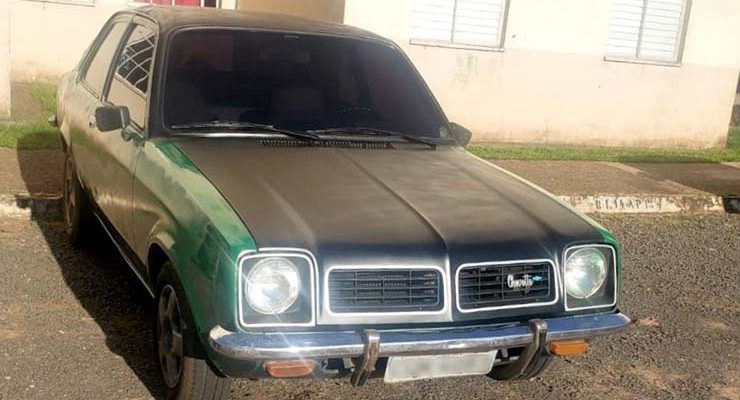 Suspeitos colocaram a vítima enrolada em um lençol no porta-malas do carro em Bauru — Foto: Polícia Civil/Divulgação.