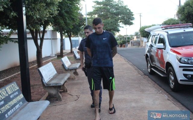 Operador de produção do frigorífico local, K. J. M. F., de 23 anos, foi indiciado por posse ilegal de arma de fogo e porte de entorpecentes. Foto: MANOEL MESSIAS/Agência