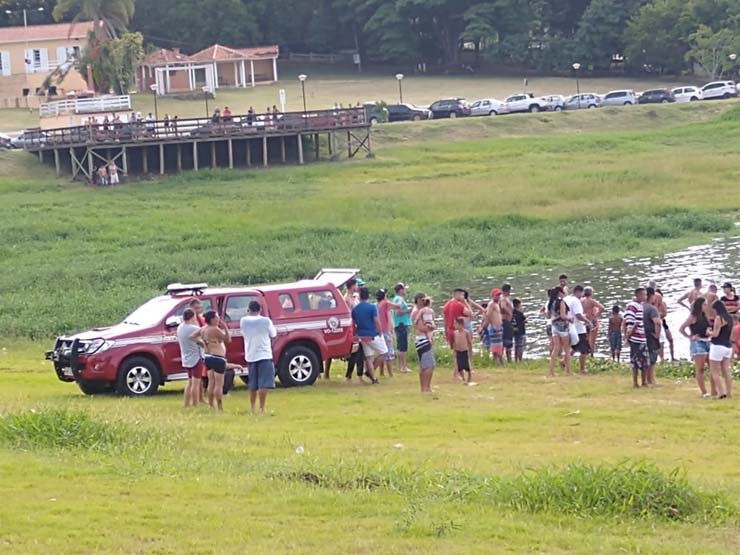 Corpo de Bombeiros faz buscas por pessoa que se afogou em rio de Botucatu — Foto: Arquivo Pessoal/Caren Fernanda Benevides de Almeida.