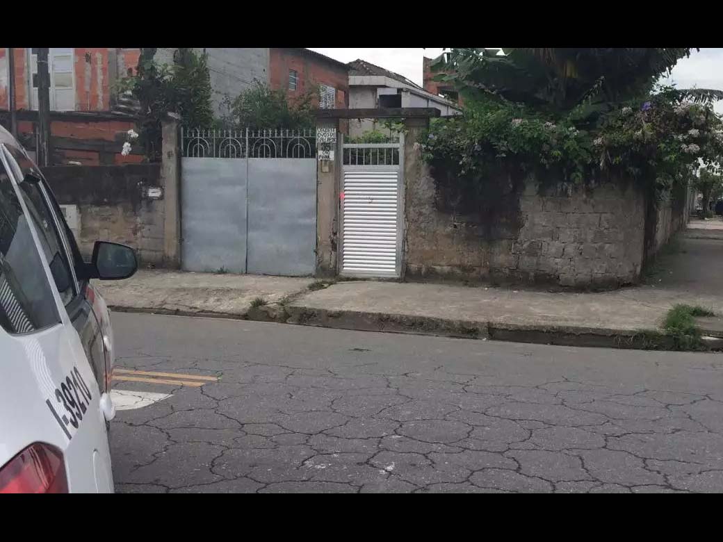 Três pessoas foram mortas e uma ficou ferida na Rua Gabriel Passos, no Jóquei Clube (De A Tribuna On-Line)