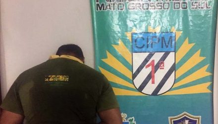 O homem desferiu um soco na cabeça da filha em Bonito — Foto: PMMS/Reprodução.