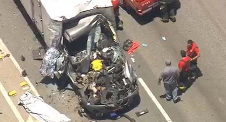 Duas pessoas morrem em acidente na Marginal Tietê — Foto: Reprodução/TV Globo.