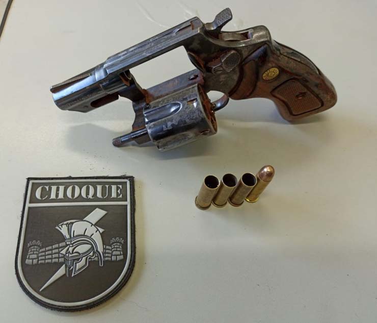 Arma que atirador usou para abrir fogo em feira de Campo Grande. — Foto: Batalhão do Choque/Divulgação.