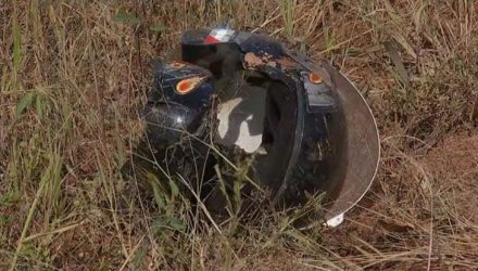 Homem em moto morreu atropelado por carro dirigido pelo filho adolescente em Jumirim (SP) — Foto: Reprodução/TV TEM.