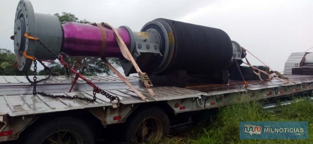 Peça de moenda de cana pesando 28t não sofreu nenhuma avaria. Foto: MANOEL MESSIAS/Agência