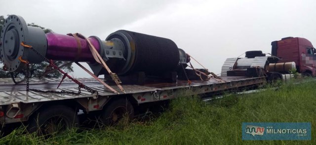 Peça de moenda de cana pesando 28t não sofreu nenhuma avaria. Foto: MANOEL MESSIAS/Agência