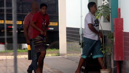 Gêmeos Rafael e Renan Travaioli Pinheiro, de 20 anos, são acusados de matar um homem a pedradas em Piracicaba. Foto: MANOEL MESSIAS/Agência