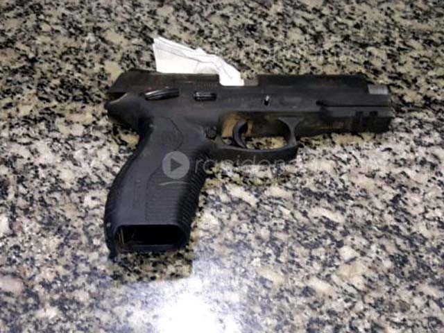 Pistola utilizada para cometer o crime foi apreendida. Foto: Polícia Civil