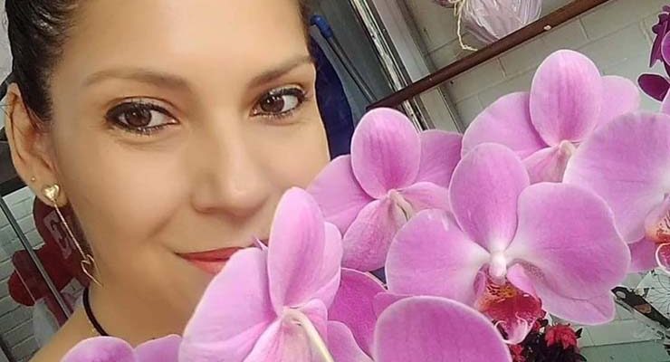 Regiane Farias trabalhava em uma floricultura — Foto: Redes sociais.