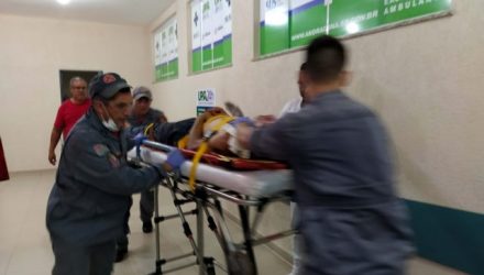 Operador de máquinas foi ferido com uma facada no ombro, próximo do pescoço, em um local conhecido vulgarmente por ‘saboneteira’. Foto: MANOEL MESSIAS/Agência