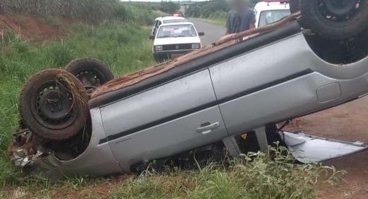 Adolescente morreu após carro capotar em vicinal que liga os municípios de Marapoama e Elisiário — Foto: Arquivo pessoal.