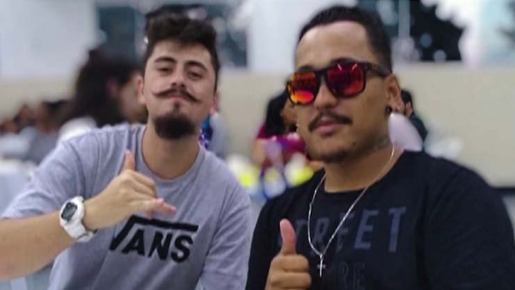 Aldair Alves e Wander Casarejos morreram estavam na moto atingida pelo motorista e morreram ainda no local. — Foto: Reprodução/TV Diário.