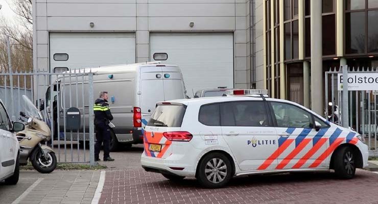 Imagem de edifício de escritórios para onde uma carta-bomba foi enviada, em Amsterdam, em 12 de fevereiro de 2020 — Foto: Lorenzo Derksen/Inter Visual Studio/Reuters.