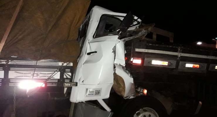Motoristas morrem em acidente entre dois caminhões na rodovia Miguel Jubran — Foto: Arquivo pessoal.