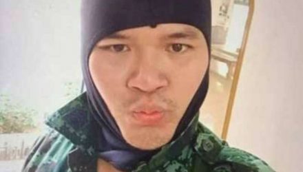 O soldado Jakrapanth Thomma é o principal suspeito de ter matado 12 pessoas na Tailândia e transmitido o crime através de suas redes sociais. Foto: Reprodução Facebook / Estadão Conteúdo