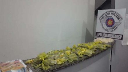 Força Tática apreende 2 quilos de drogas na Vila Pomar, em Mogi — Foto: Polícia Militar/Divulgação.