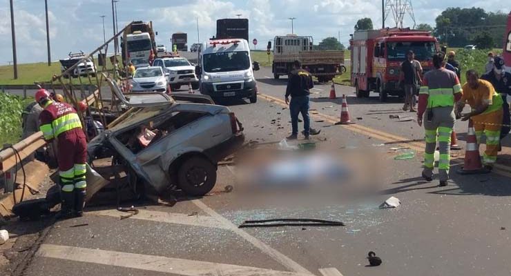 Acidente na BR-163 provocou a morte de uma pessoa na tarde desta terça-feira — Foto: Redes Sociais/Divulgação.