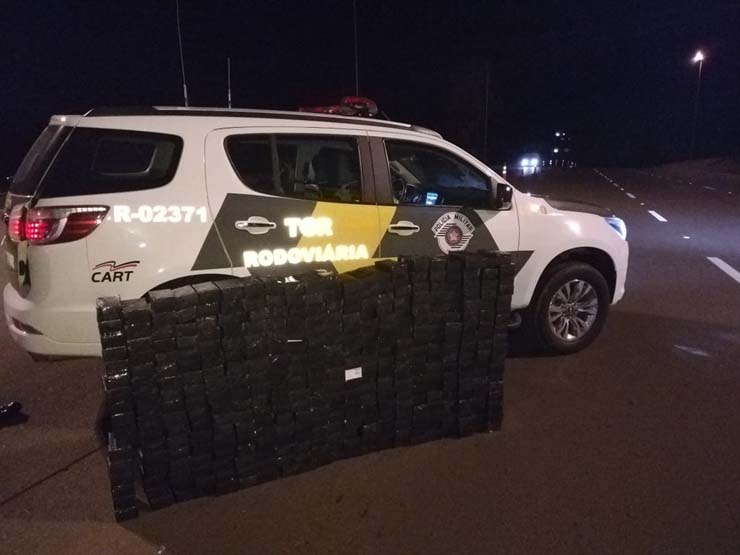 Polícia Rodoviária apreende mais de 300 celulares sem nota fiscal em caminhão na SP-225 — Foto: Polícia Rodoviária/Divulgação.