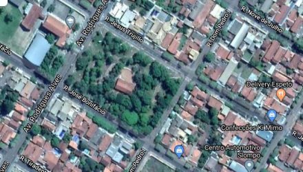 Flagrante aconteceu próximo da `Praça do Teodoro', centro. Foto: Google Maps/Reprodução